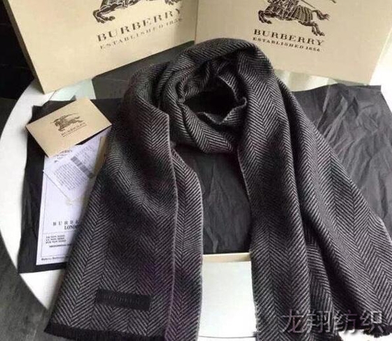 男士圍巾品牌:巴寶莉 男士圍巾品牌:巴寶莉