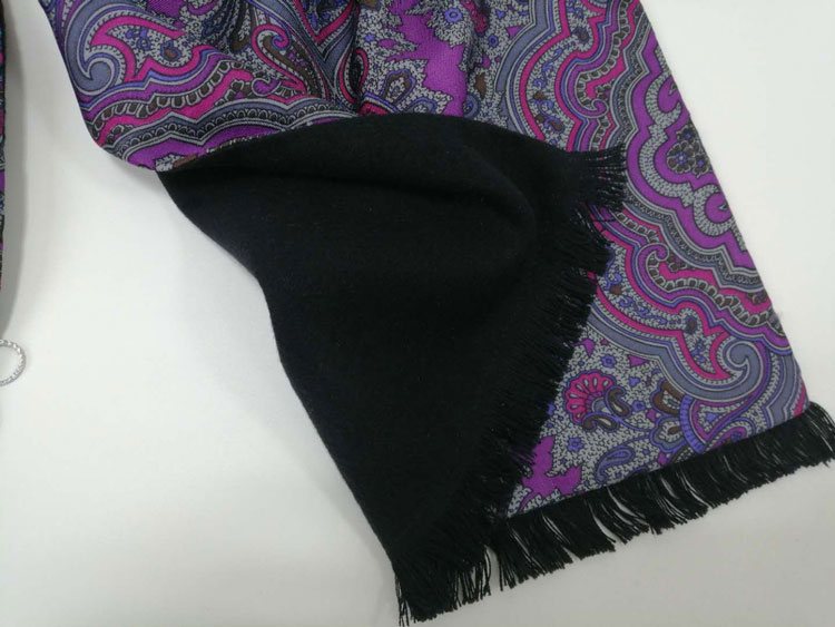 男士紫色迷情圍巾細節(jié)圖